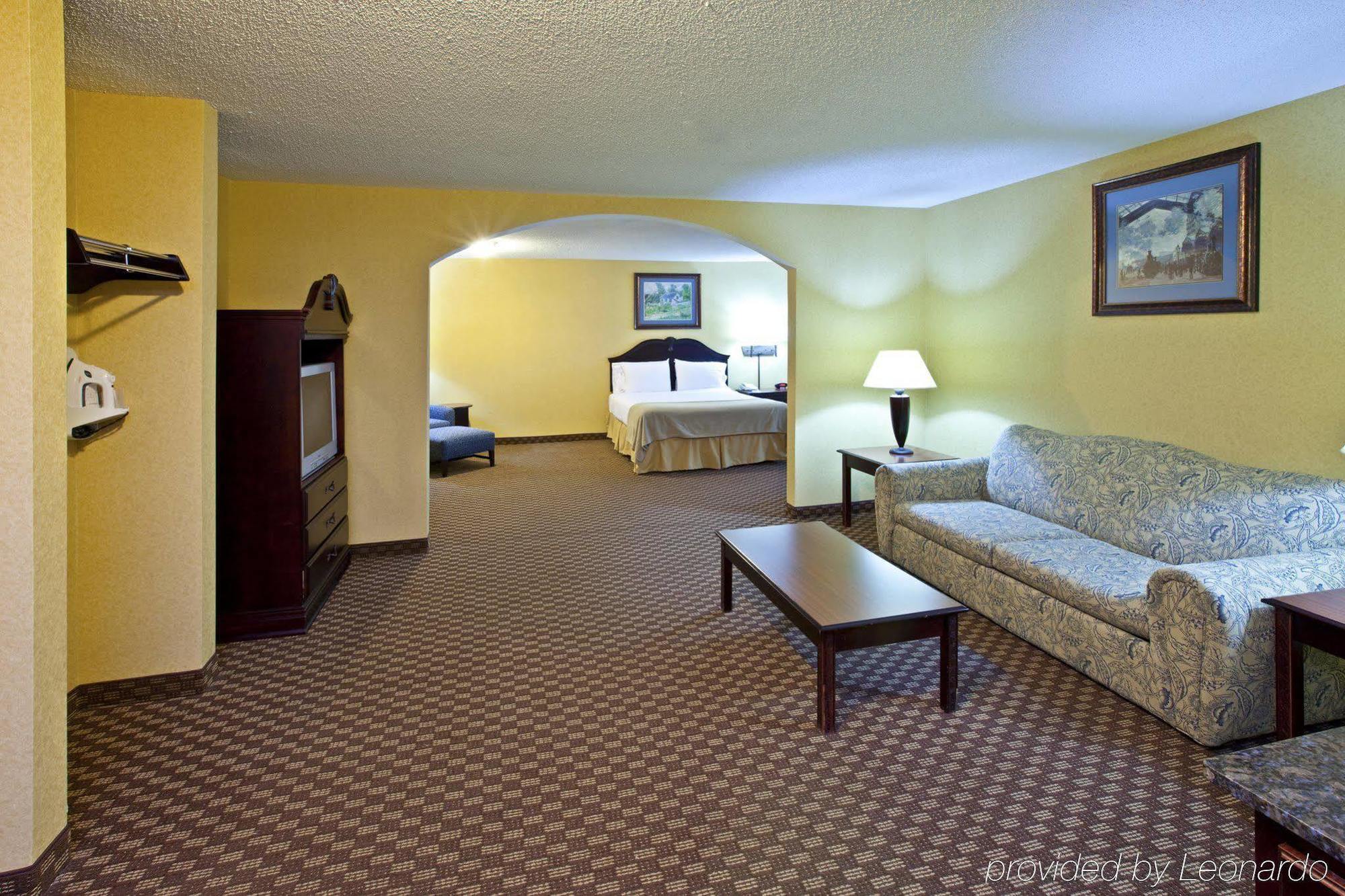 Holiday Inn Express Hotel & Suites Frankfort, An Ihg Hotel Room photo